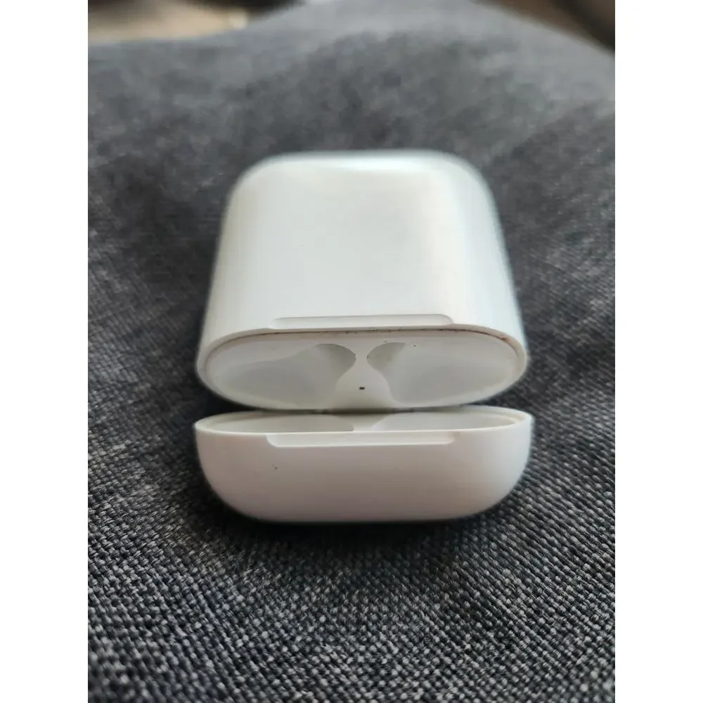 Genuine Apple AirPods Charging Case Only - Model A1602 - White